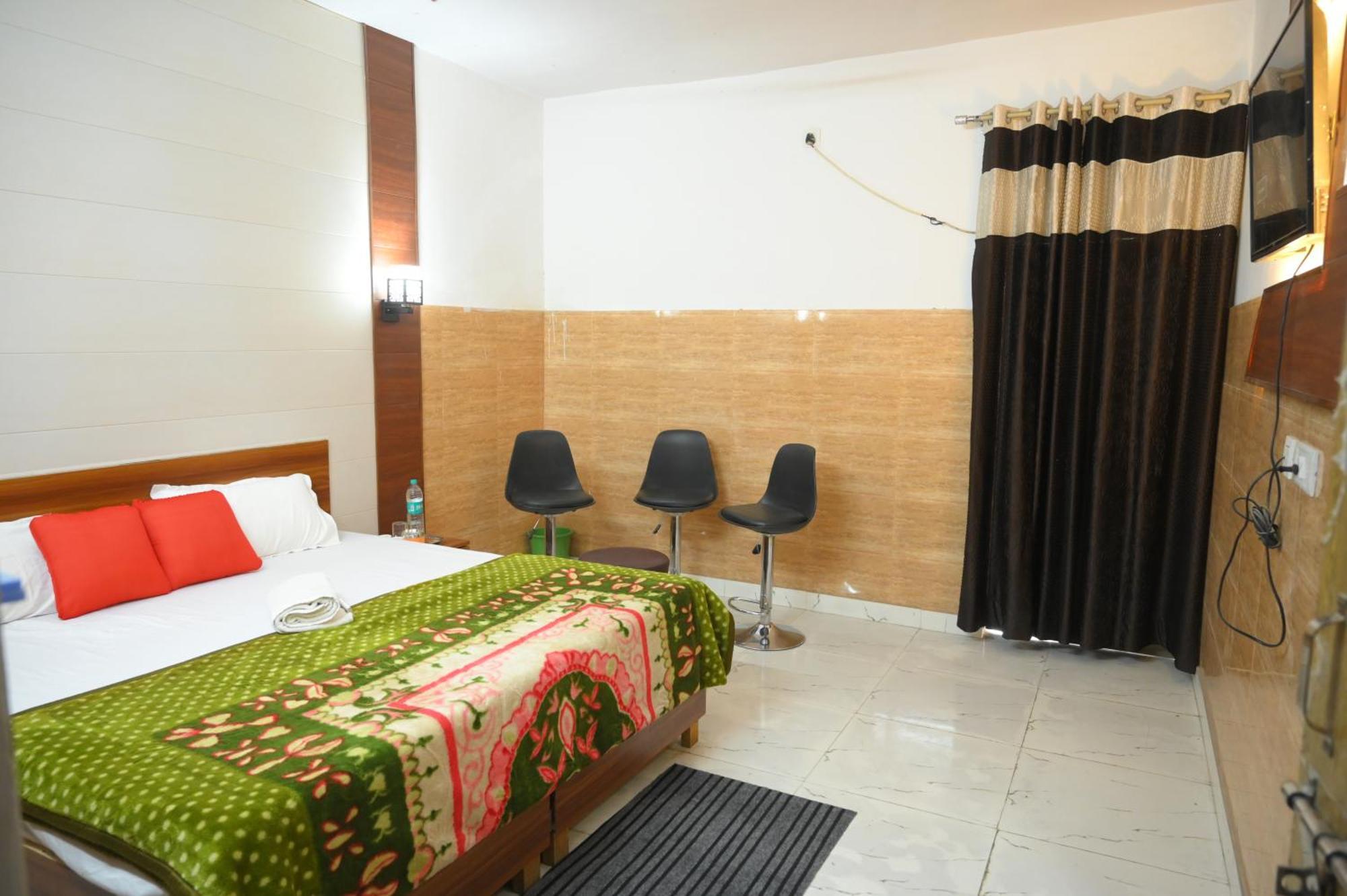 Hotel Starlight Meerut Eksteriør bilde
